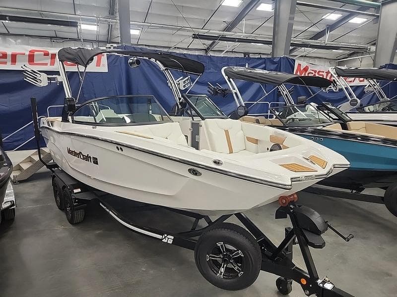 2024 MasterCraft 2024 MasterCraft XT22 - thumbnail 3