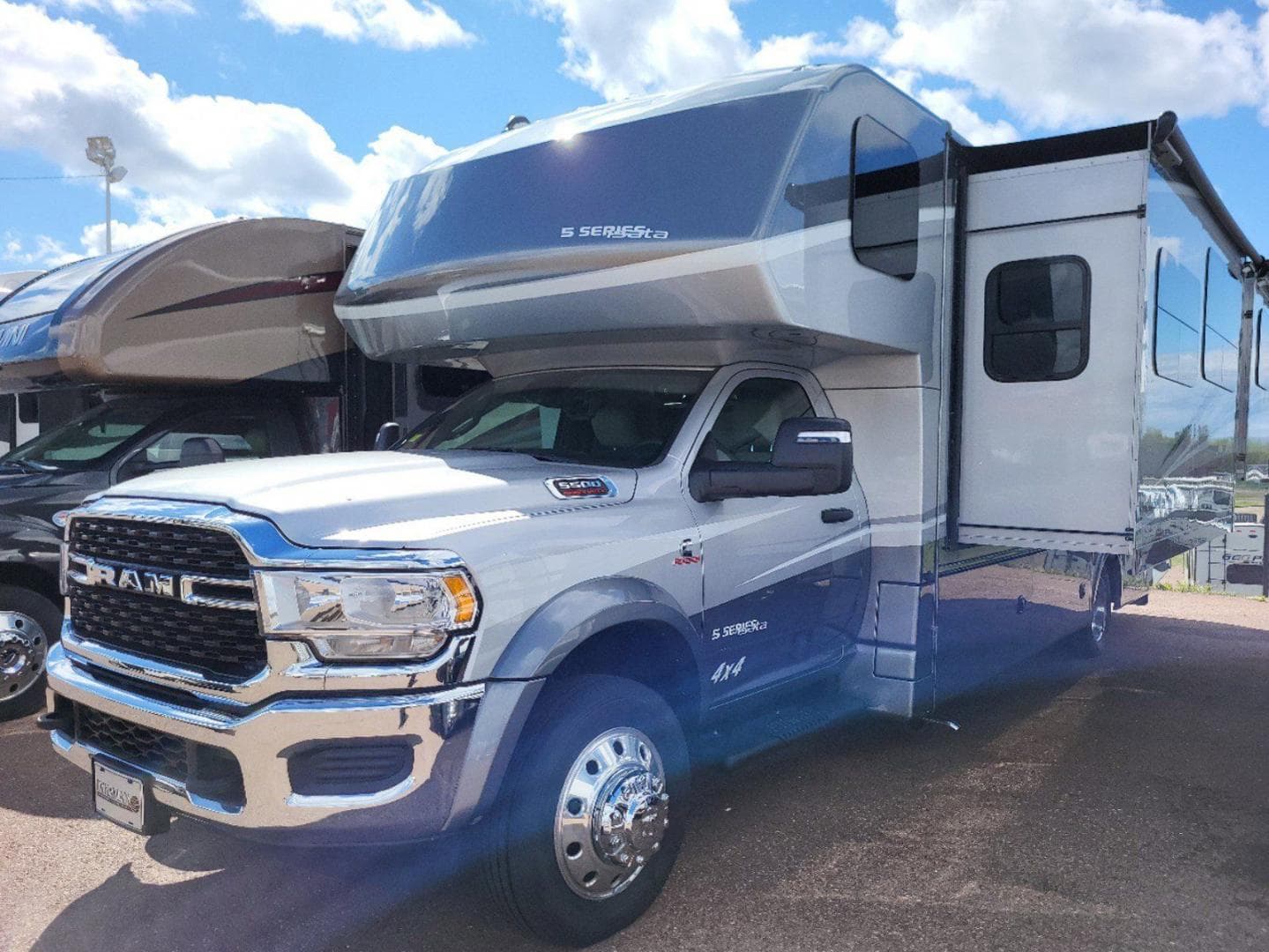 2025 Dynamax 2025 Dynamax Isata 3 - thumbnail 4