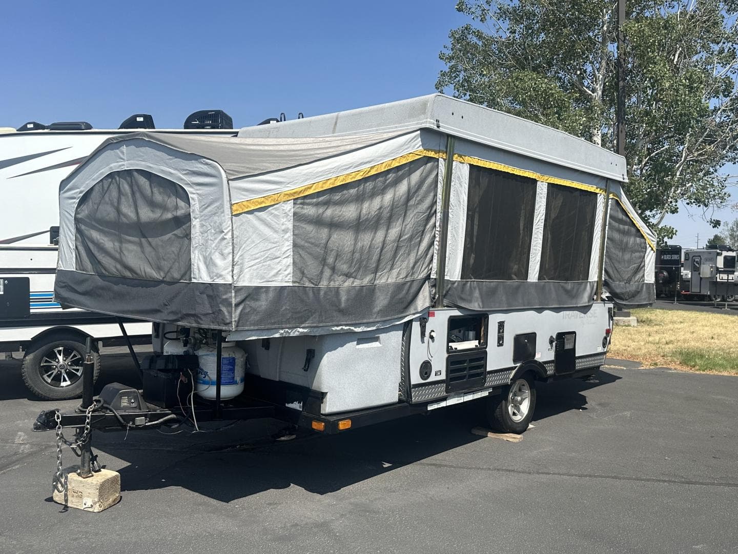 2012 Palomino 2012 Palomino Traverse - thumbnail 3