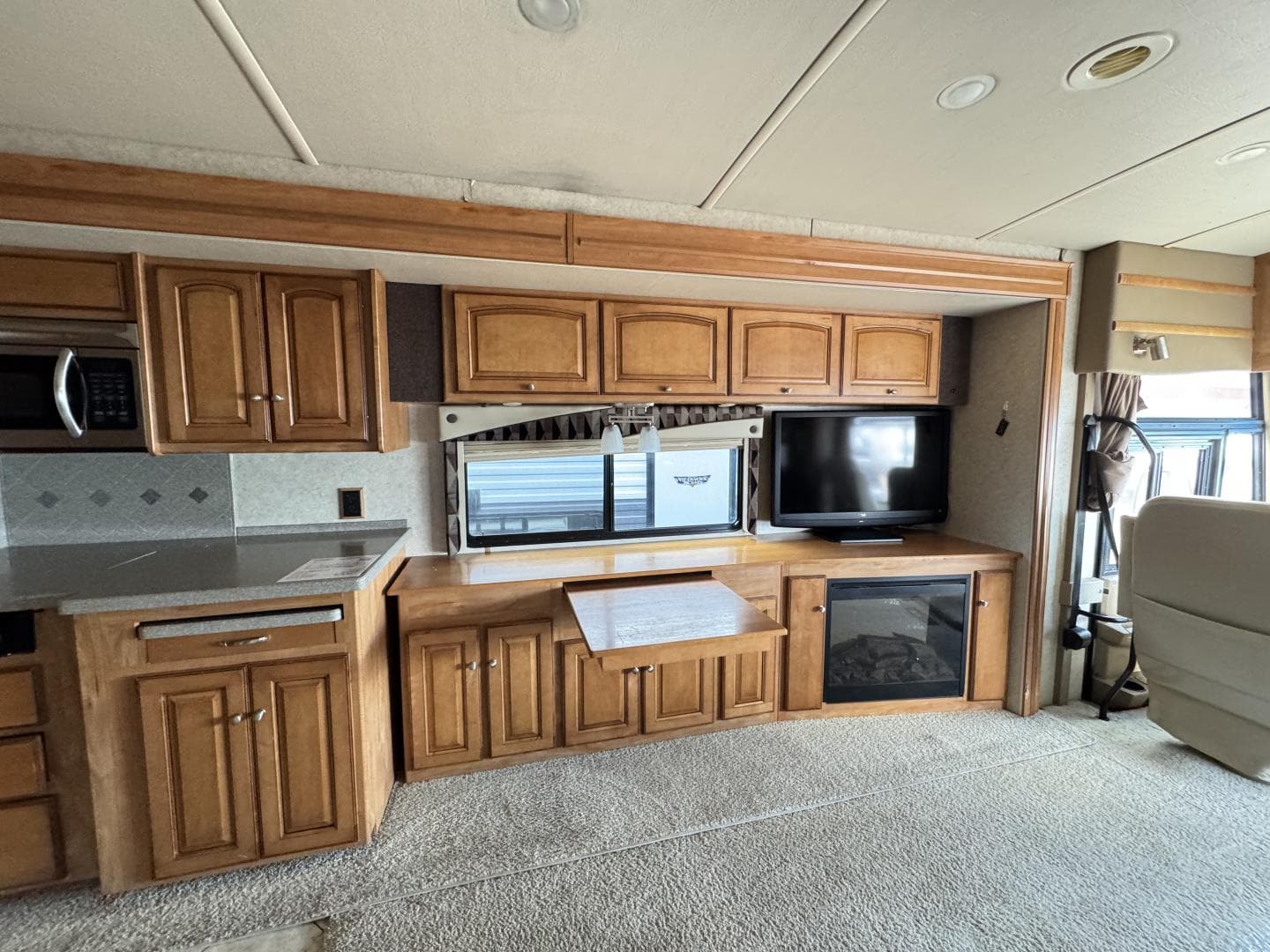 2010 Winnebago 2010 Winnebago Adventurer - thumbnail 7