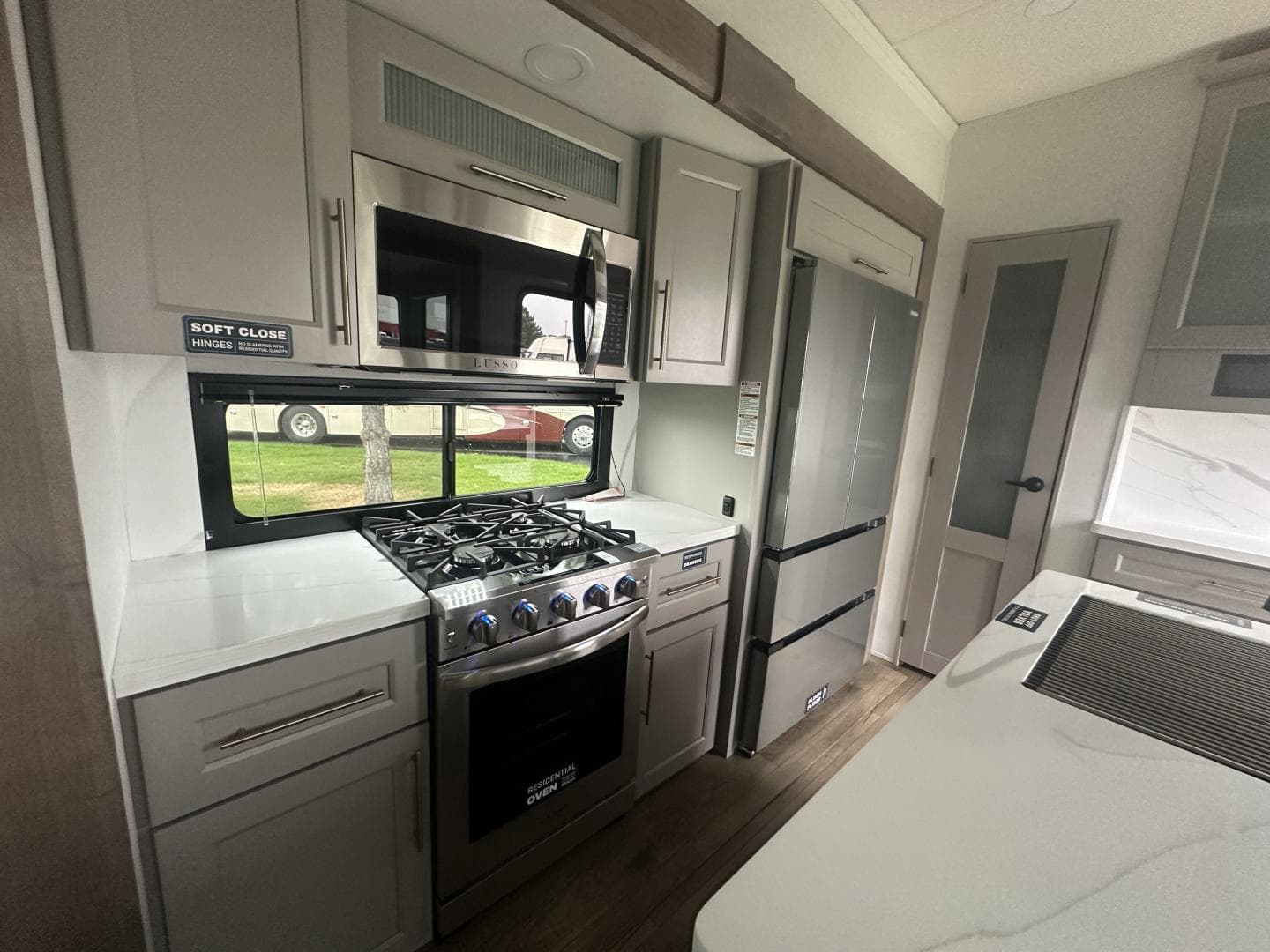 2025 Alliance RV 2025 Alliance RV Paradigm - thumbnail 16