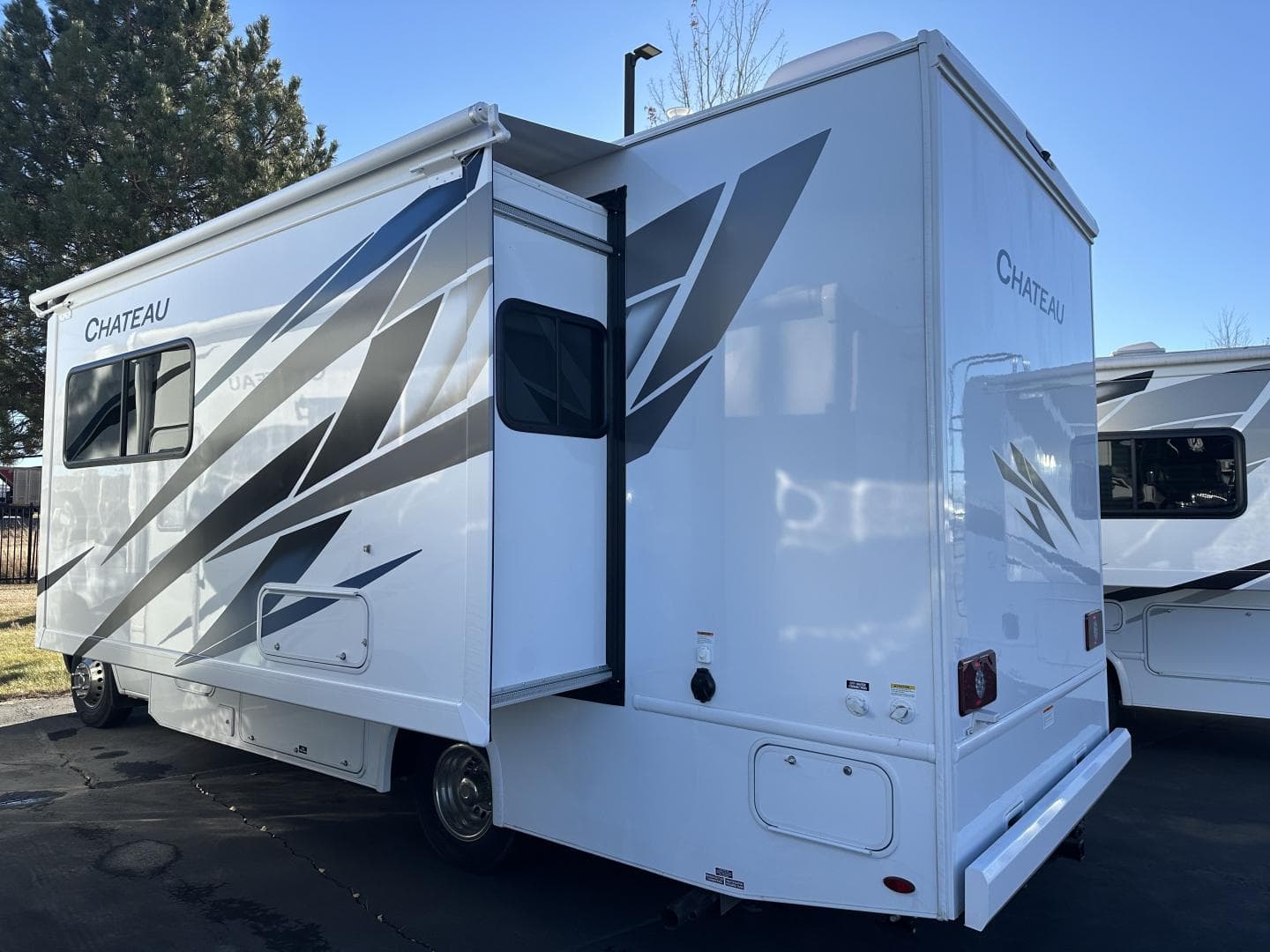 2025 Thor Motor Coach 2025 Thor Motor Coach Chateau - thumbnail 2