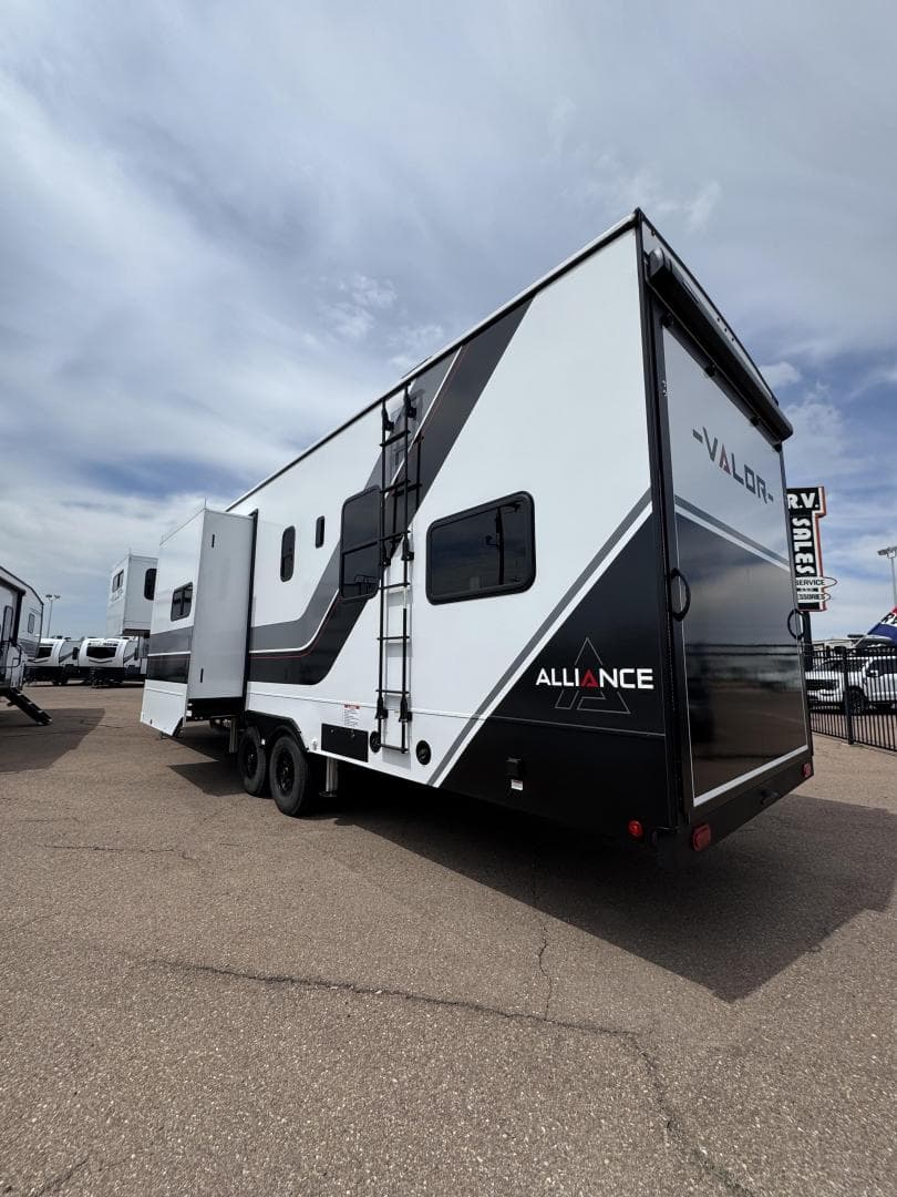 2025 Alliance RV 2025 Alliance RV Valor - thumbnail 3