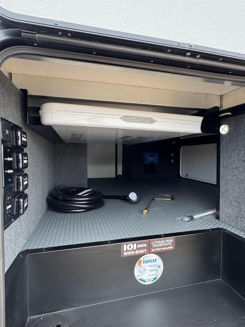 2025 Alliance RV 2025 Alliance RV Valor - thumbnail 5