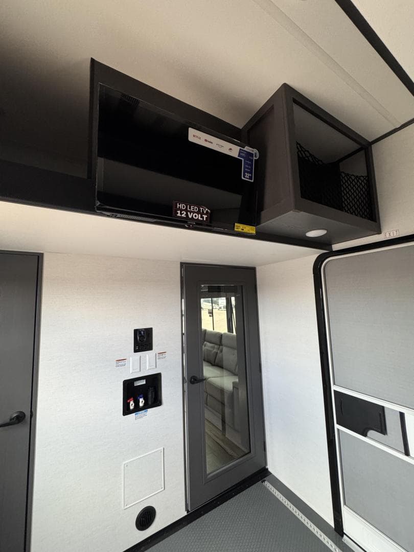 2025 Alliance RV 2025 Alliance RV Valor - thumbnail 15