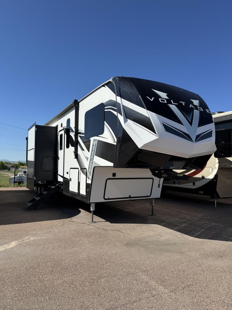 2022 Keystone RV Voltage 4145