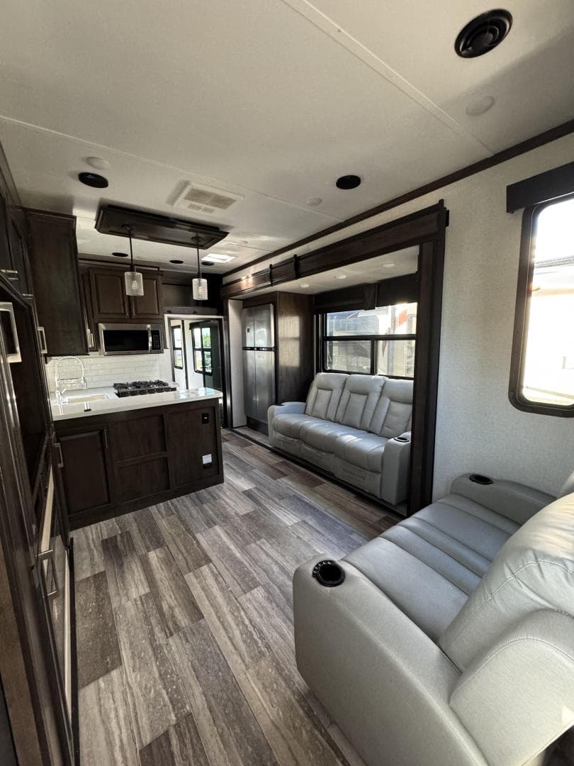 2022 Keystone RV 2022 Keystone RV Voltage - thumbnail 6