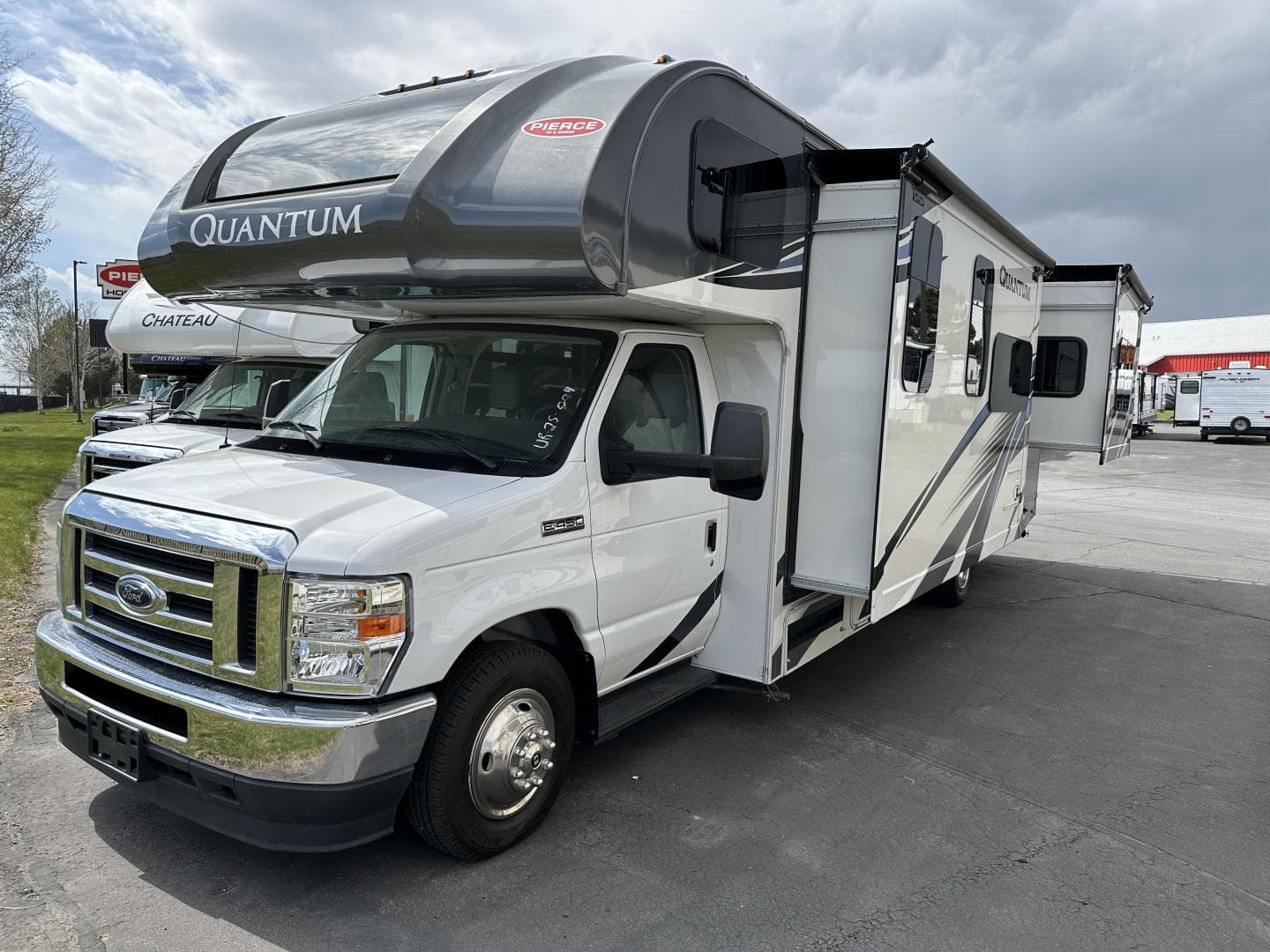 2023 Thor Motor Coach 2023 Thor Motor Coach Quantum - image 1