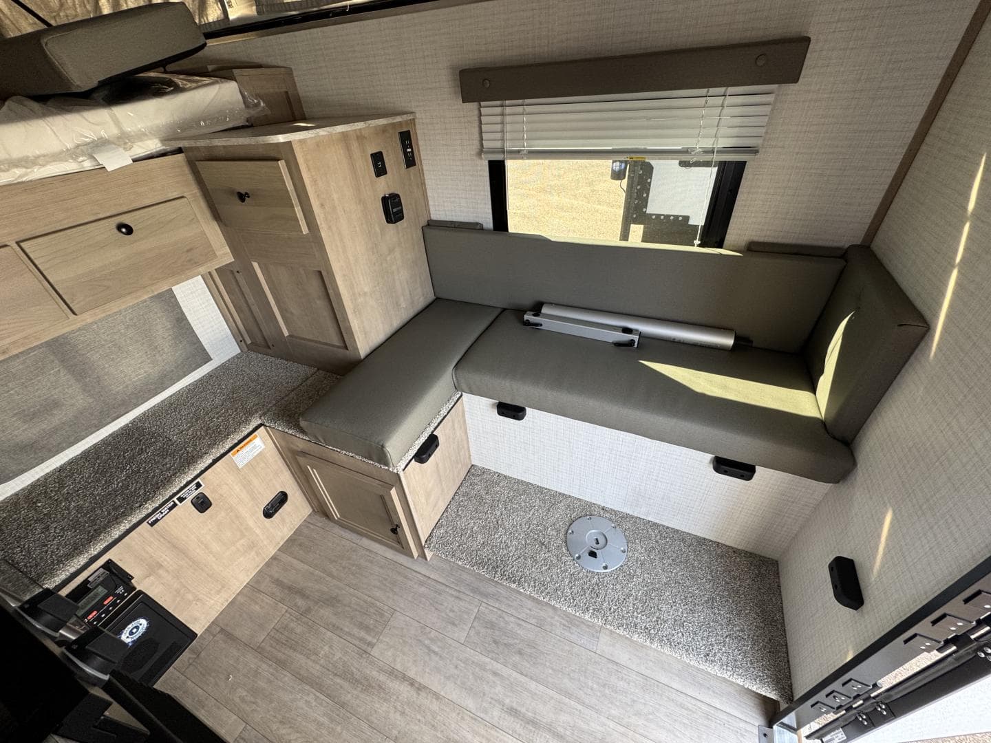 2025 Palomino 2025 Palomino Backpack Truck - thumbnail 8