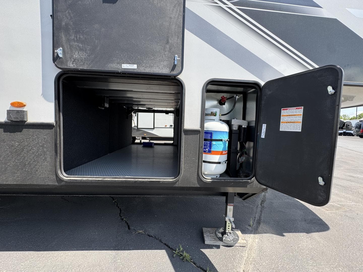 2025 Keystone RV 2025 Keystone RV Montana - thumbnail 10