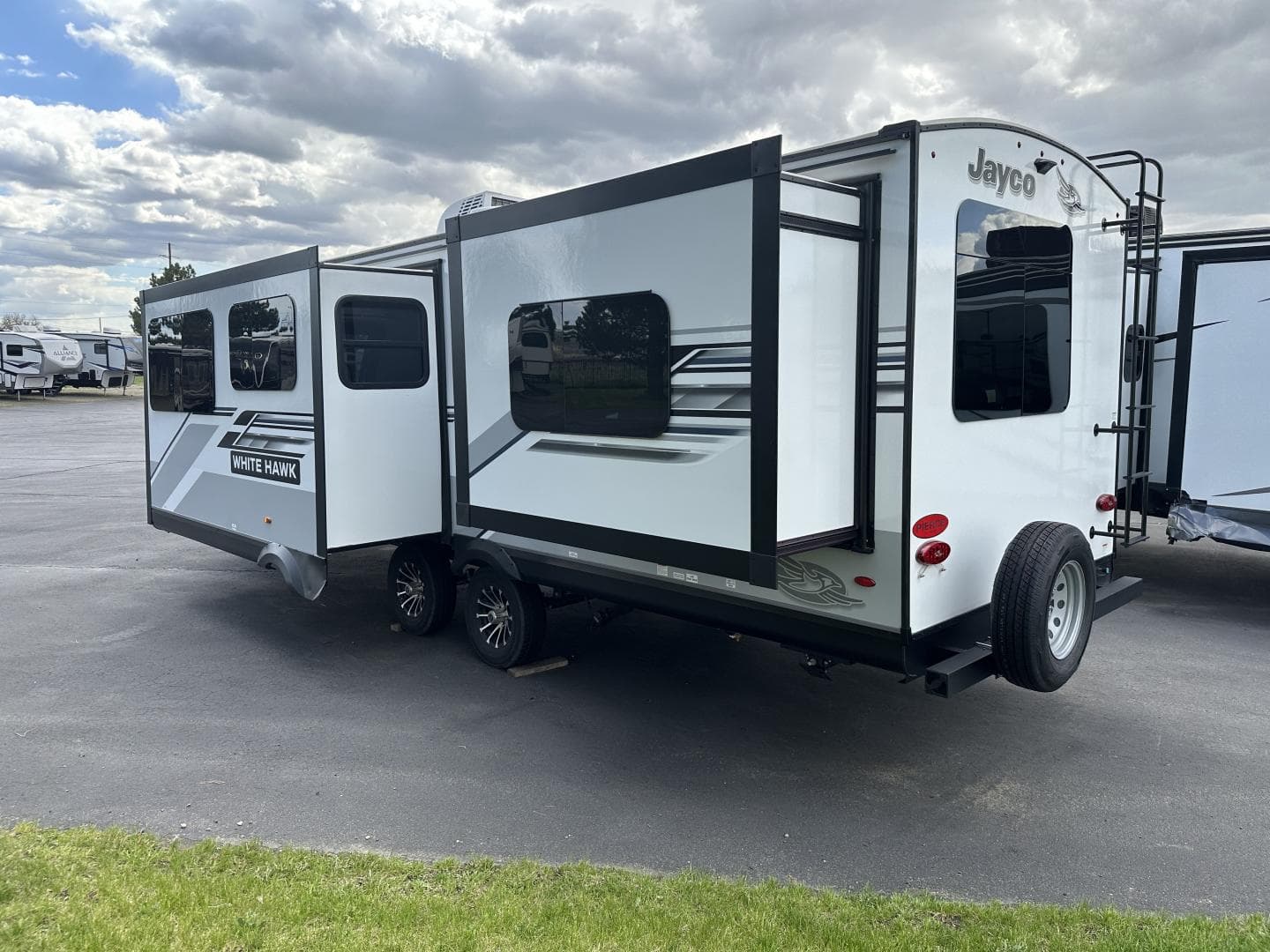 2024 Jayco 2024 Jayco White - thumbnail 3