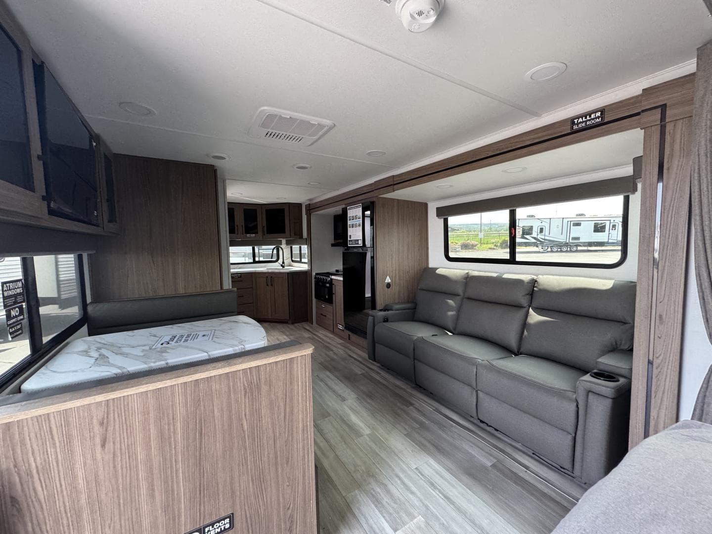 2025 Alliance RV 2025 Alliance RV Delta - thumbnail 9