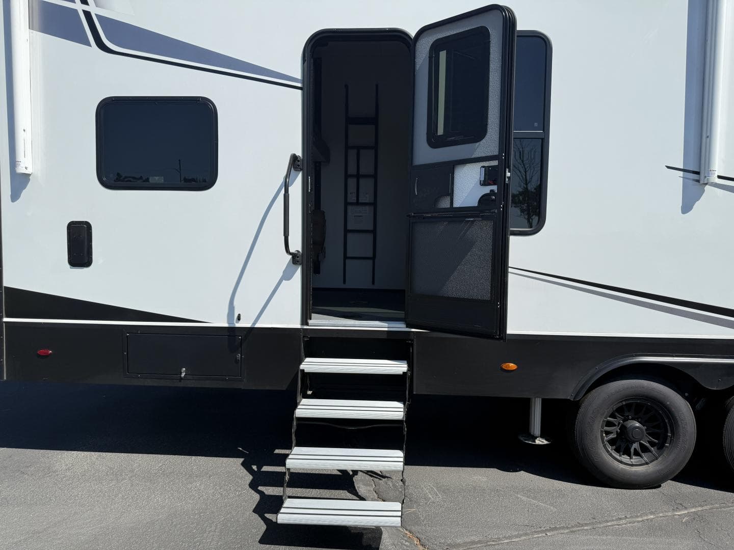 2026 KZ RV 2026 KZ RV Sportster X Toy Hauler - thumbnail 12