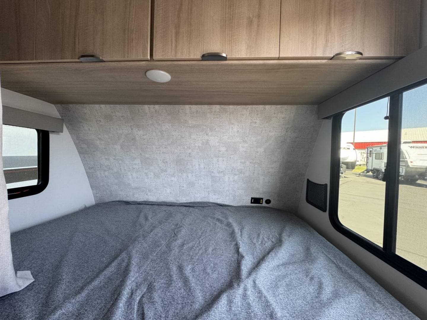 2025 Winnebago 2025 Winnebago Micro Minnie - thumbnail 13