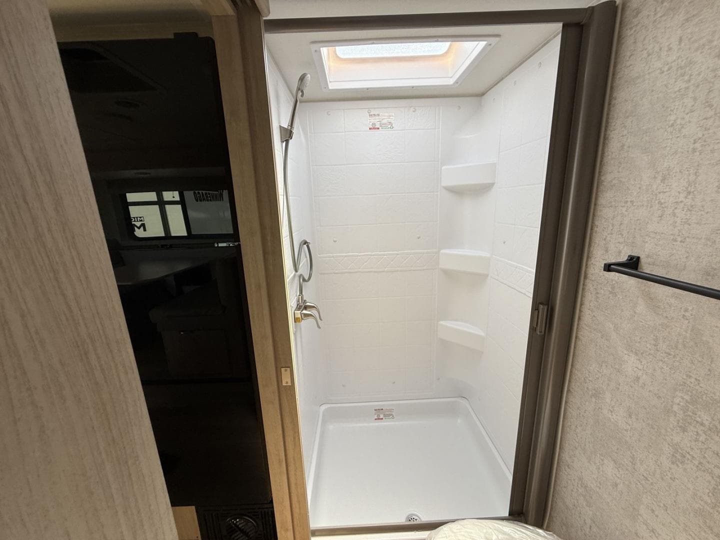 2025 Winnebago 2025 Winnebago Micro Minnie - thumbnail 15