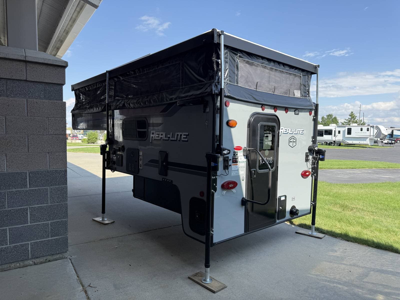 2026 Palomino 2026 Palomino Real Lite - thumbnail 2