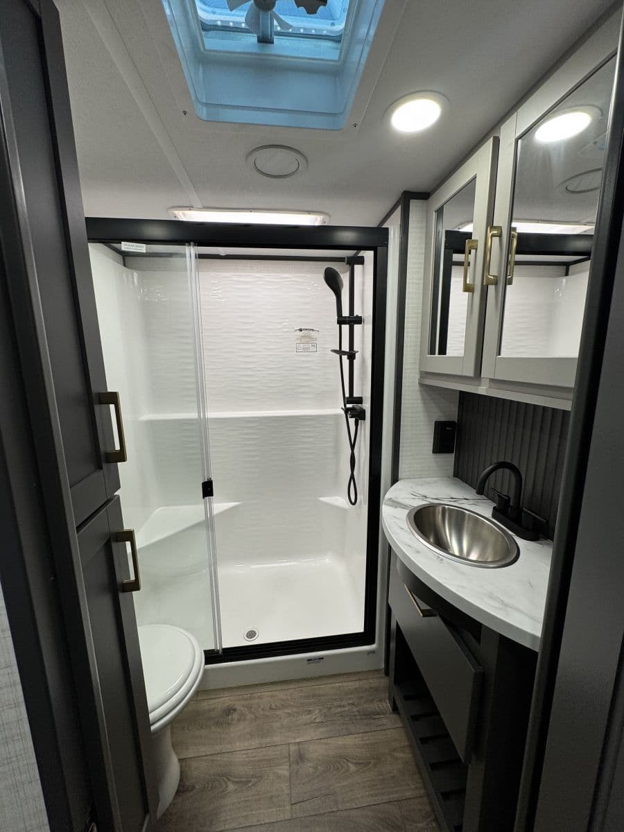 2026 Forest River RV 2026 Forest River RV Xlr Nitro Toy Hauler - thumbnail 17