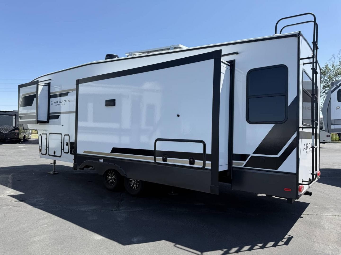 2026 Keystone RV 2026 Keystone RV Arcadia Super Lite - thumbnail 3