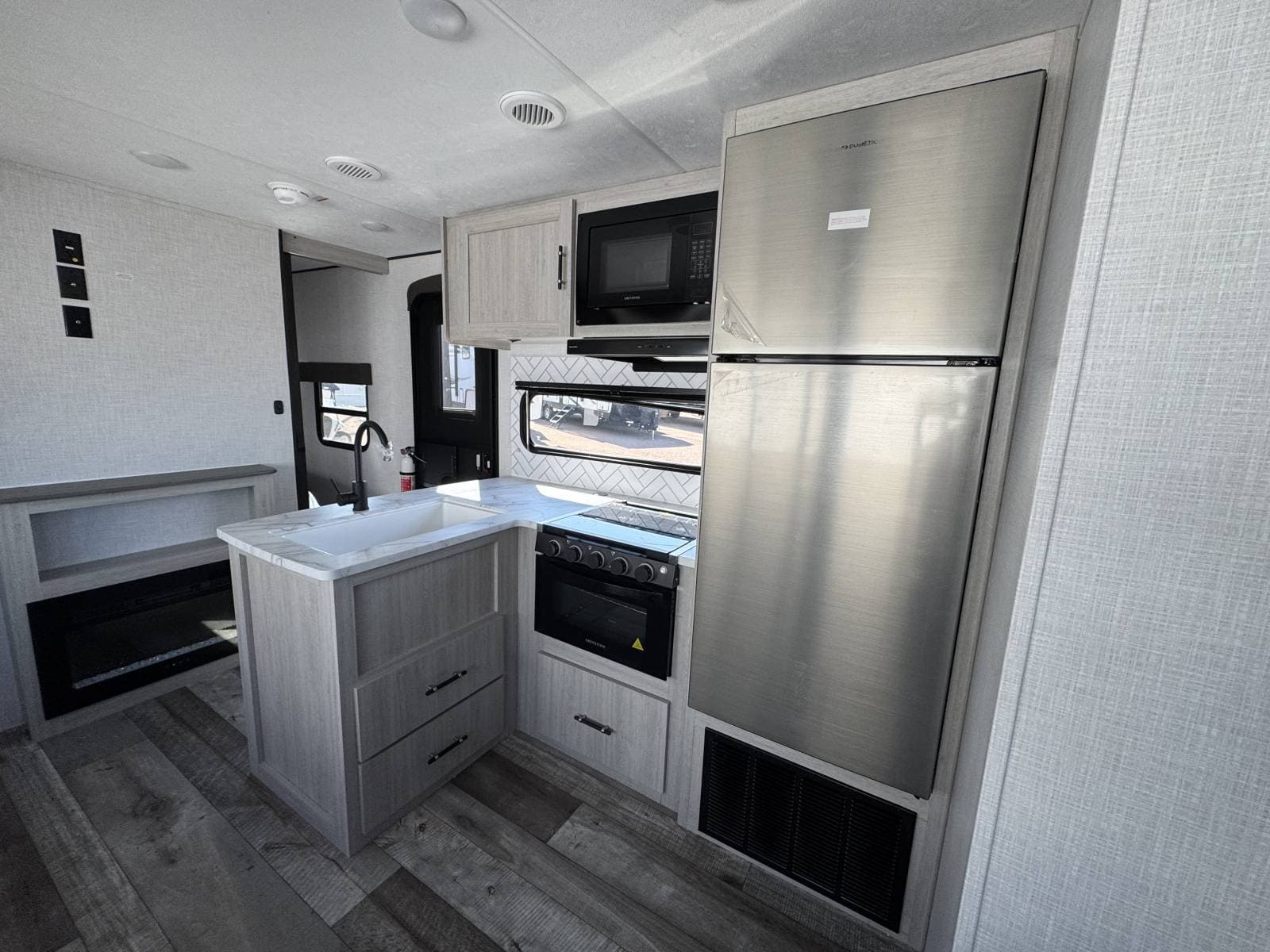 2026 Keystone RV 2026 Keystone RV Sunset Trail - thumbnail 8