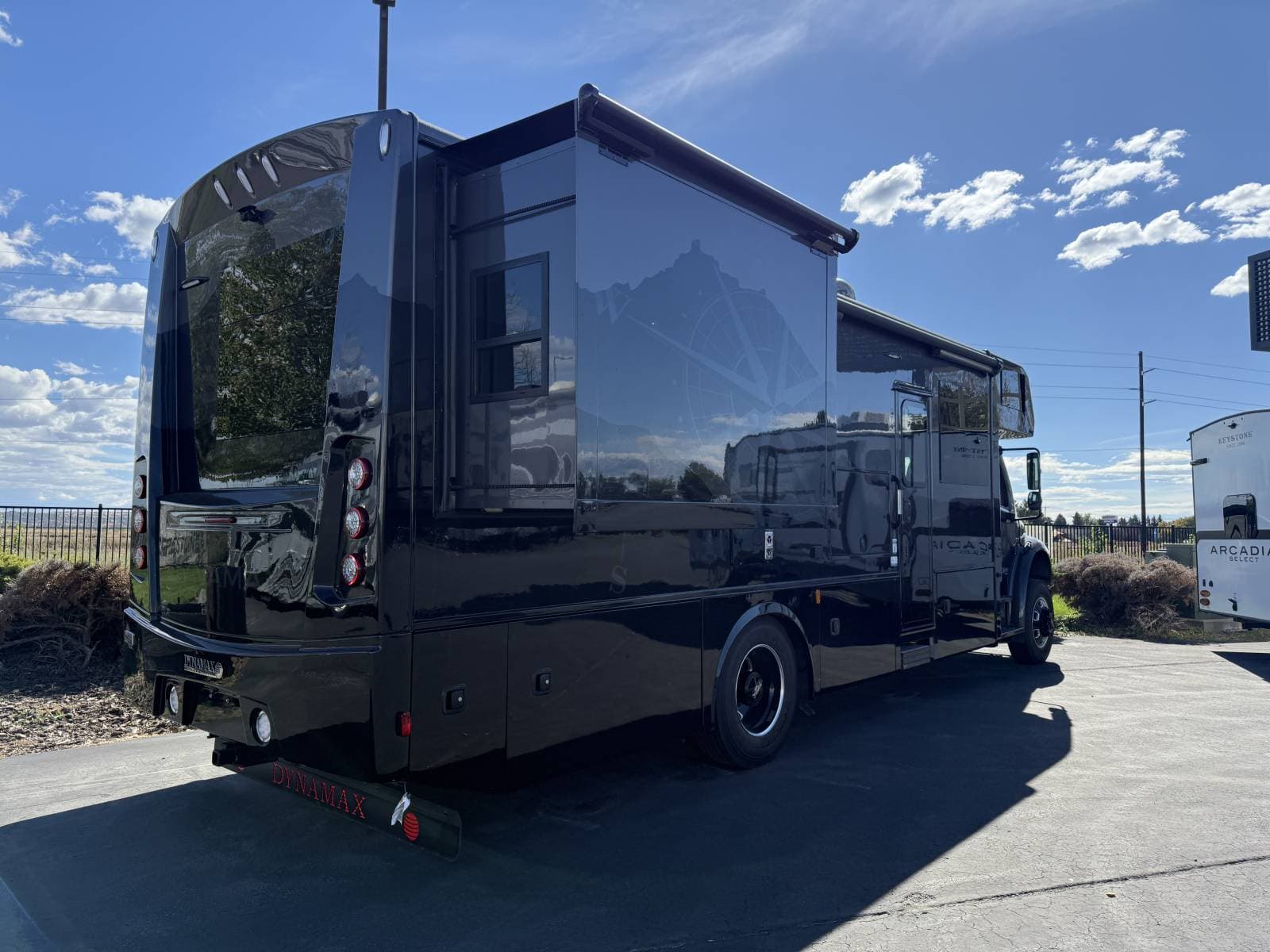 2026 Dynamax 2026 Dynamax Europa - thumbnail 3