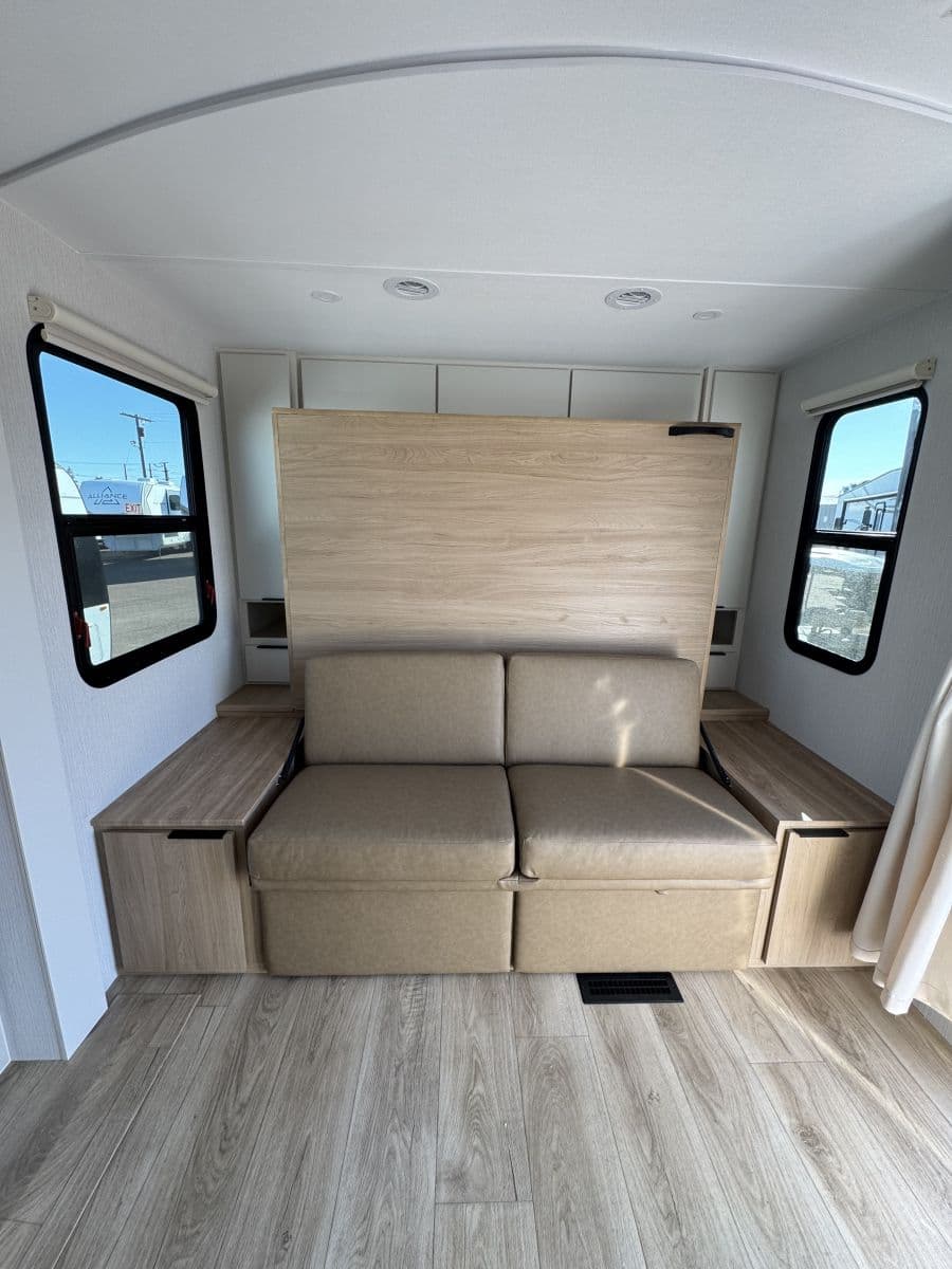 2026 Winnebago 2026 Winnebago Thrive - thumbnail 13