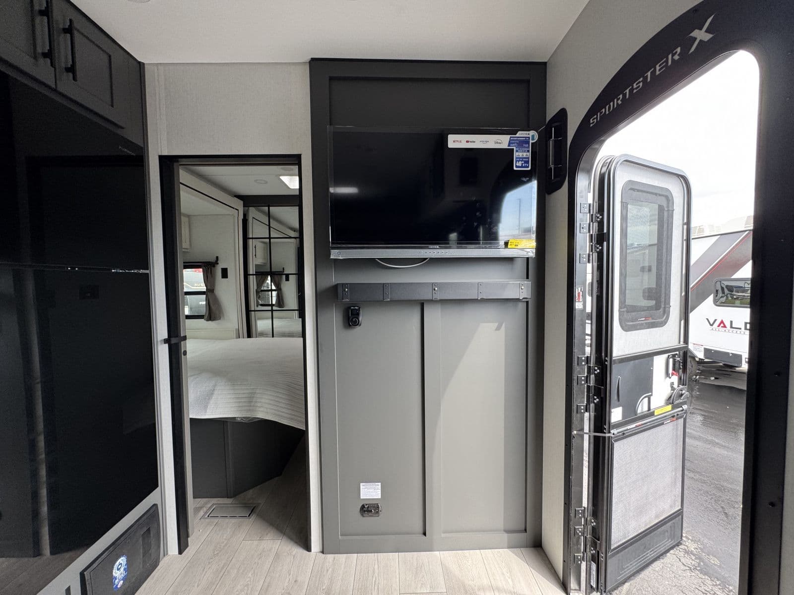 2026 KZ RV 2026 KZ RV Sportster X Toy Hauler - thumbnail 16