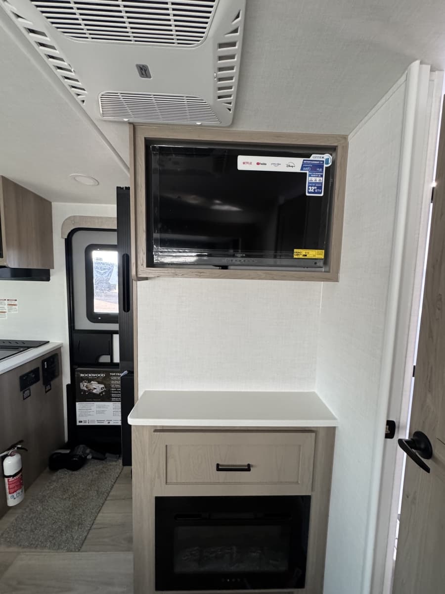 2026 Forest River RV 2026 Forest River RV Rockwood Mini Lite - thumbnail 10