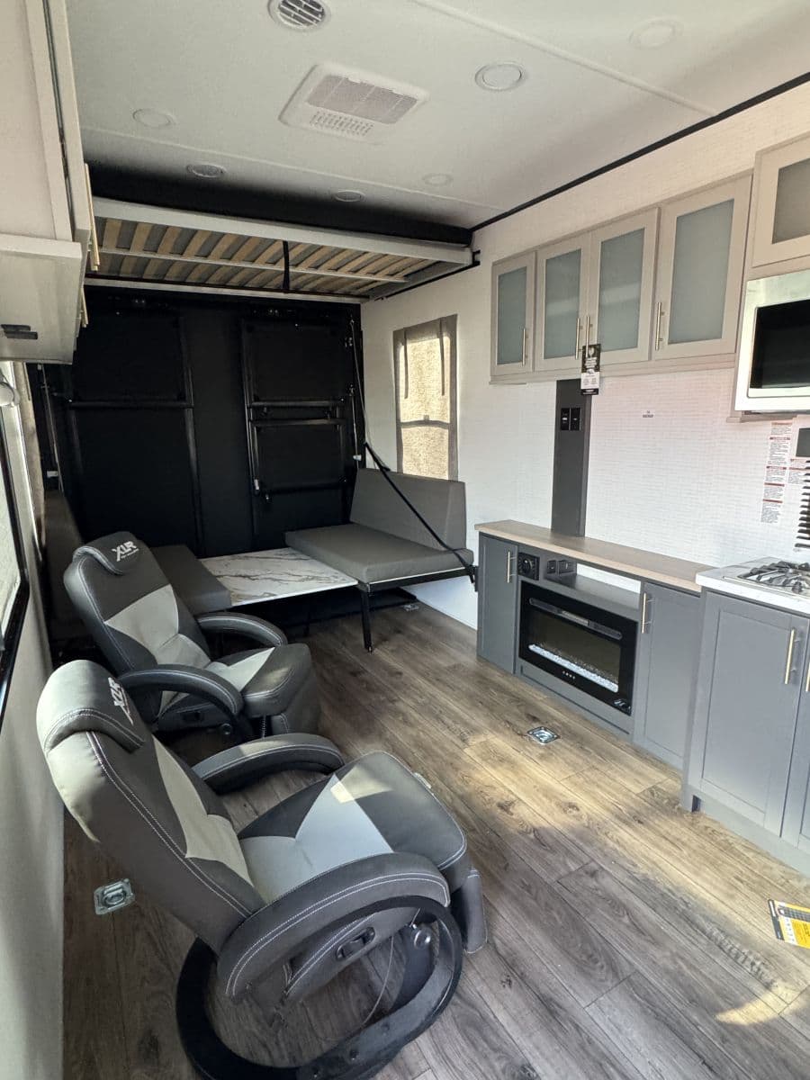 2026 Forest River RV 2026 Forest River RV Xlr Boost Toy Hauler - thumbnail 7