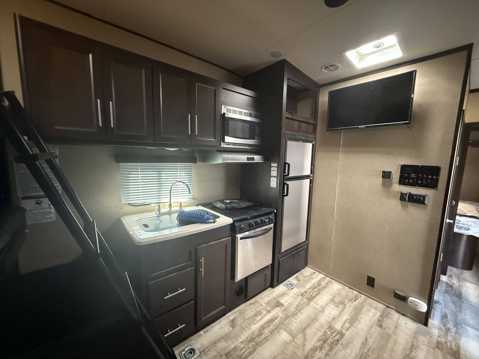 2017 Forest River RV 2017 Forest River RV XLR Nitro - thumbnail 12