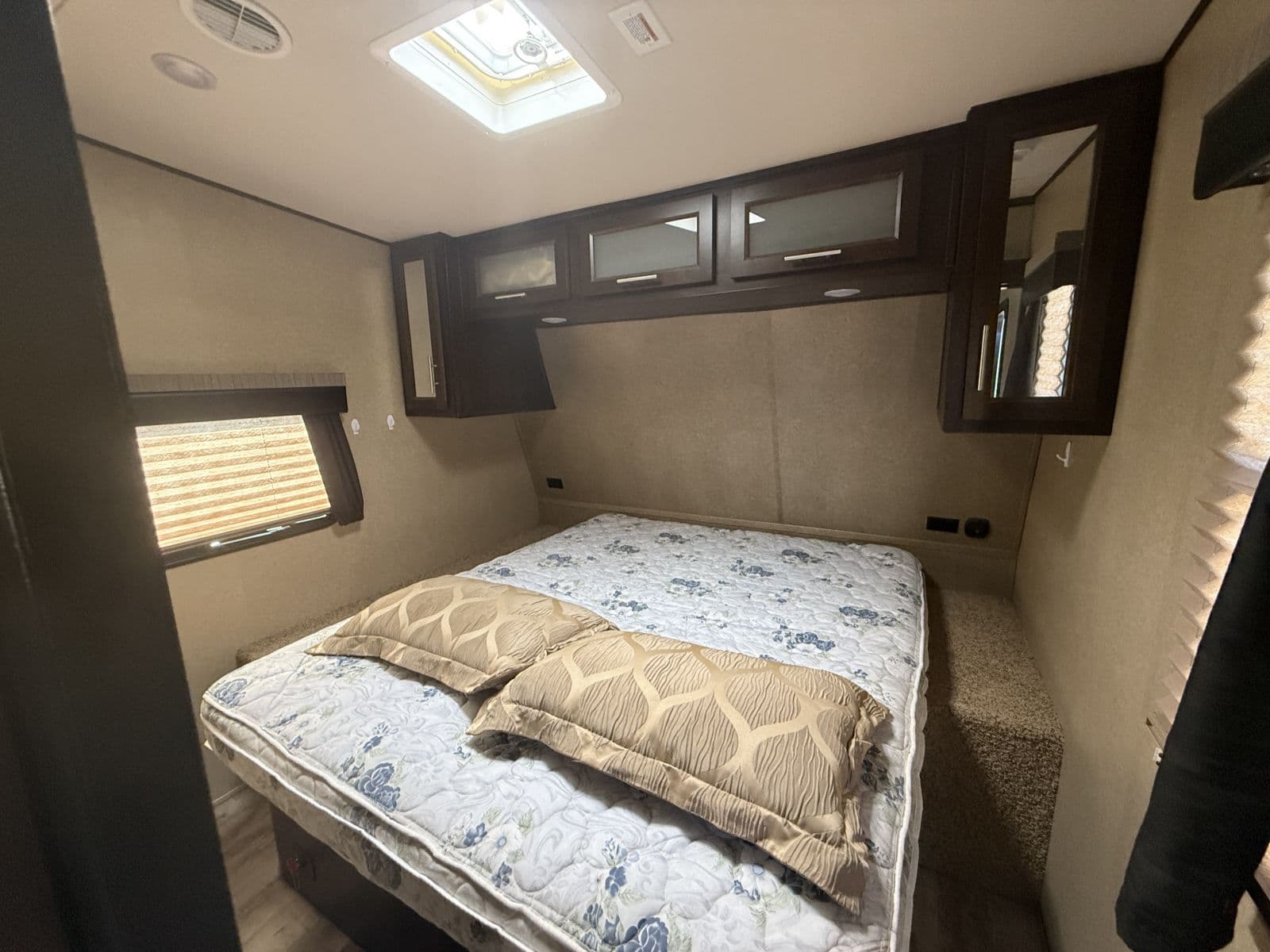 2017 Forest River RV 2017 Forest River RV XLR Nitro - thumbnail 16