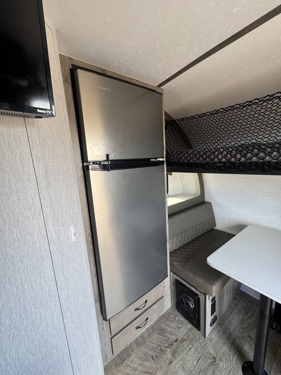 2024 Sunset Park RV Manufacturing 2024 Sunset Park RV Manufacturing Voltage - thumbnail 7