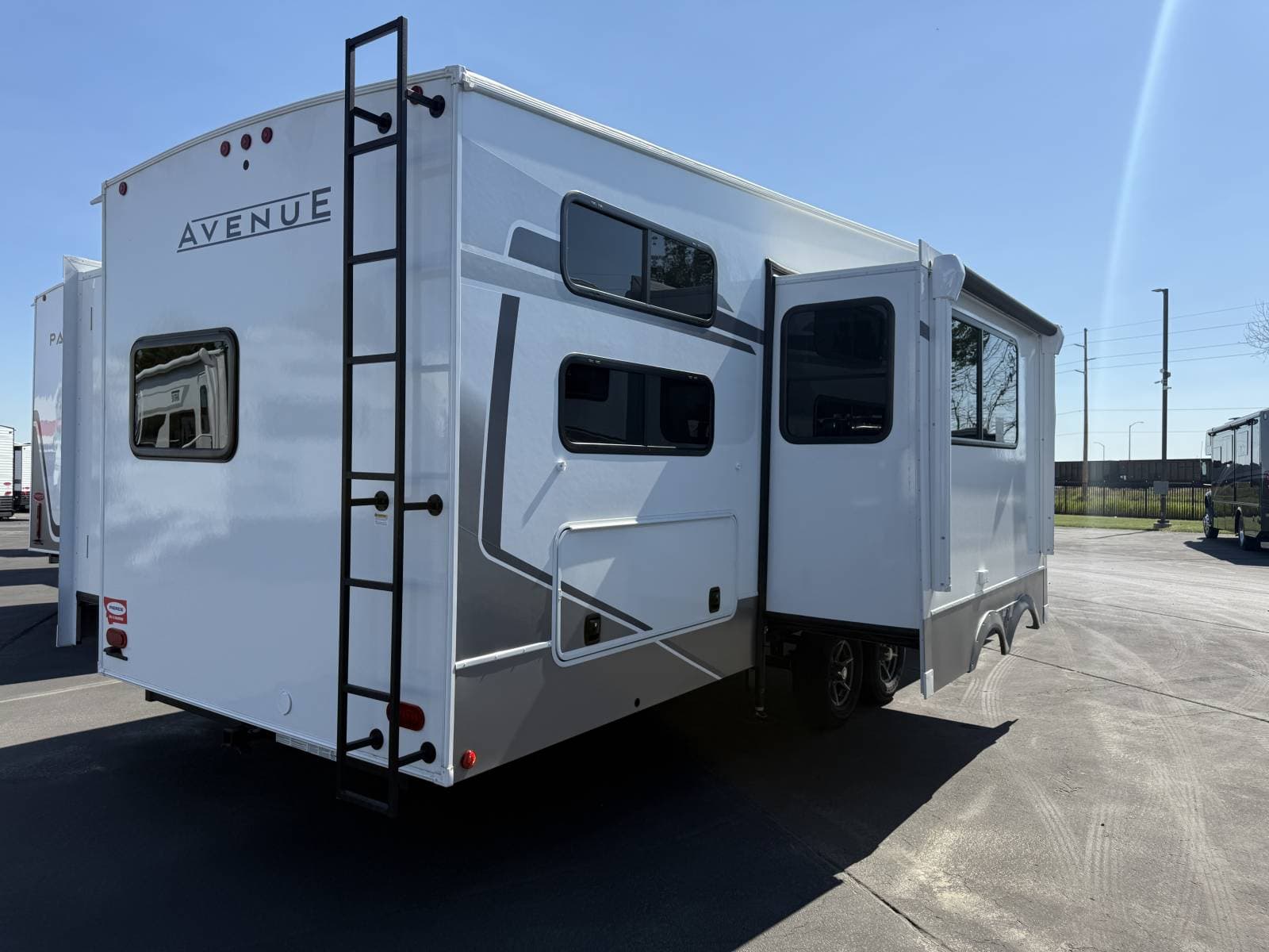 2026 Alliance RV 2026 Alliance RV Avenue All Access - thumbnail 4