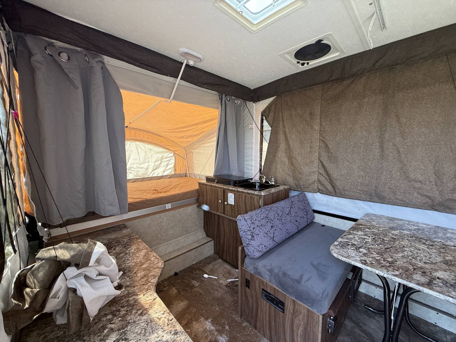 2016 Coachmen 2016 Coachmen Clipper - thumbnail 9