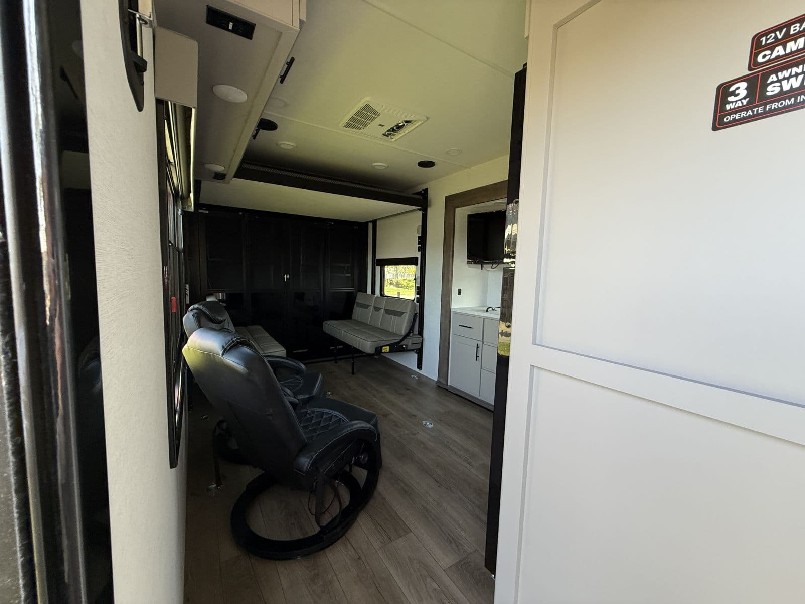 2026 Alliance RV 2026 Alliance RV Valor - thumbnail 10