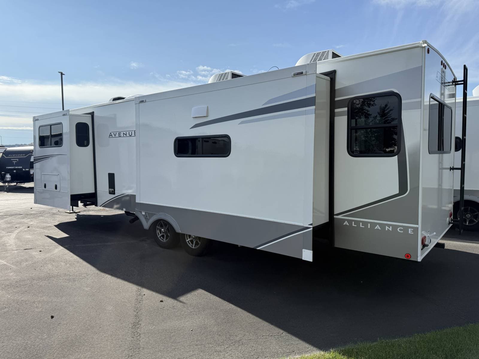 2026 Alliance RV 2026 Alliance RV Avenue - thumbnail 3