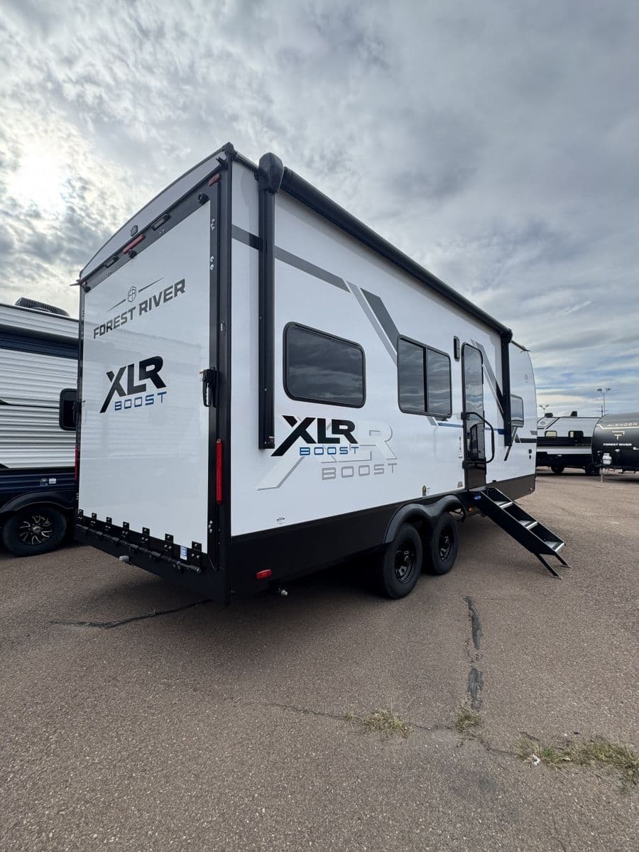 2026 Forest River RV 2026 Forest River RV Xlr Boost Toy Hauler - thumbnail 4