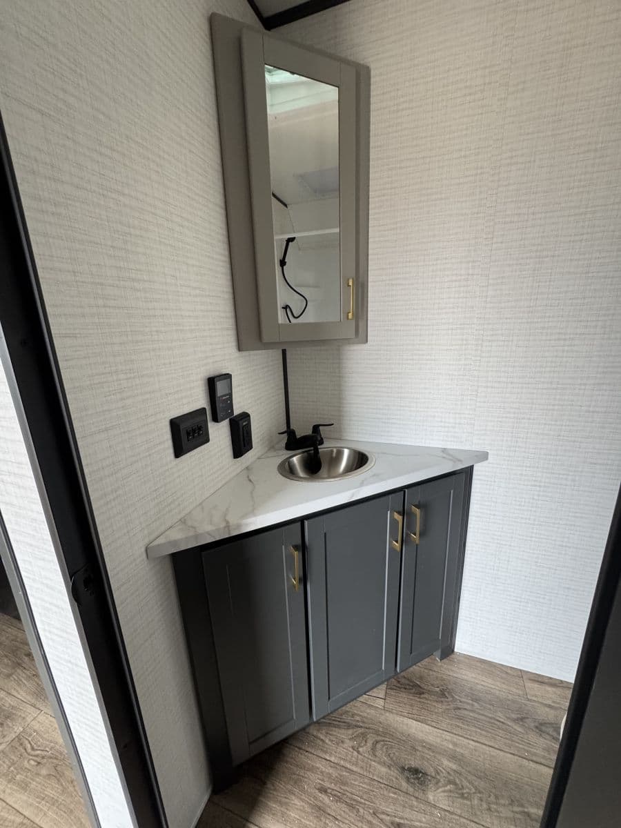 2026 Forest River RV 2026 Forest River RV Xlr Boost Toy Hauler - thumbnail 9