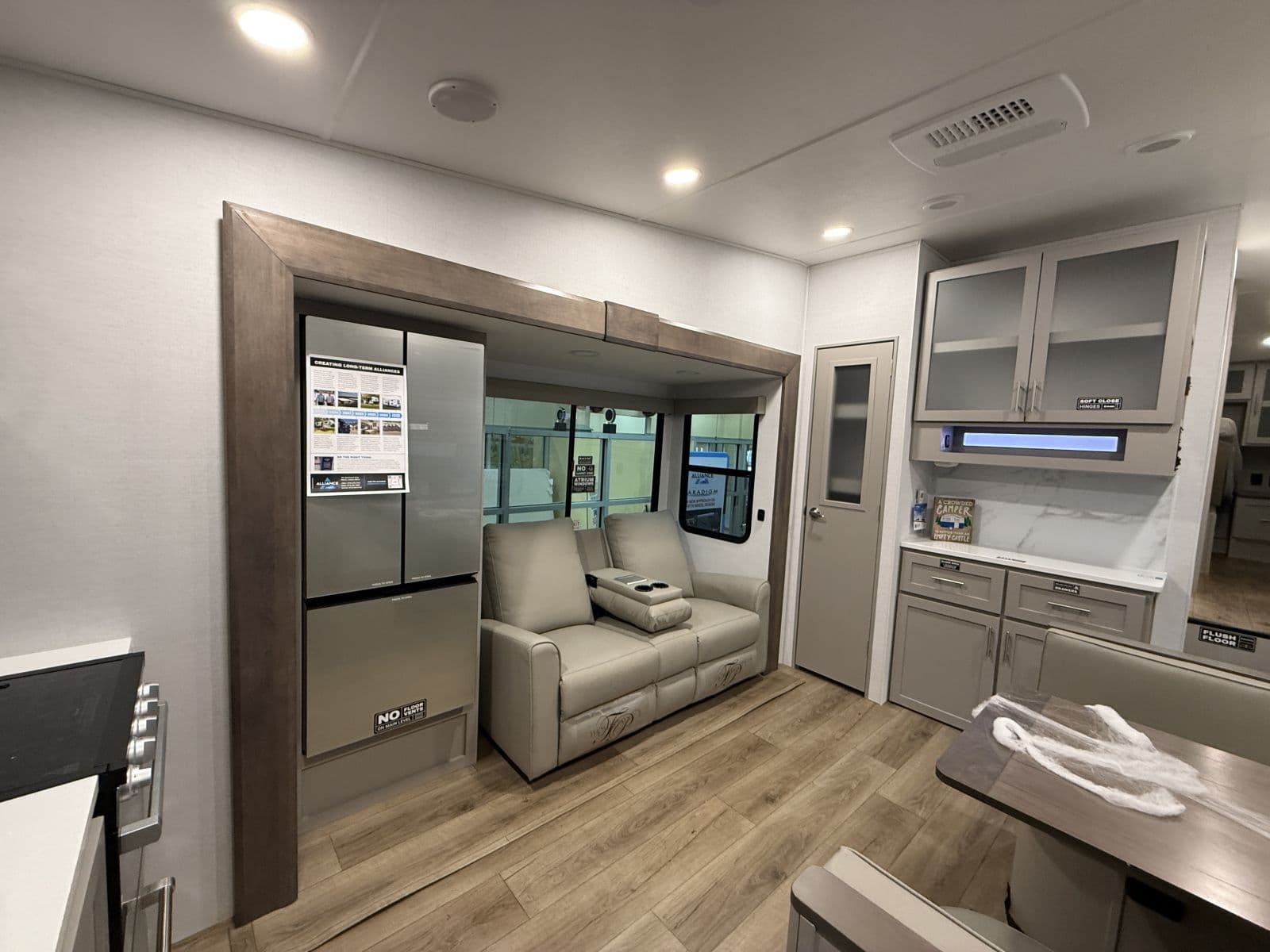 2026 Alliance RV 2026 Alliance RV Avenue All Access - thumbnail 14