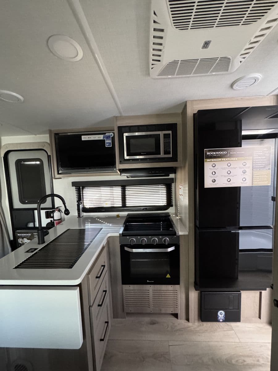 2026 Forest River RV 2026 Forest River RV Rockwood Mini Lite - thumbnail 8