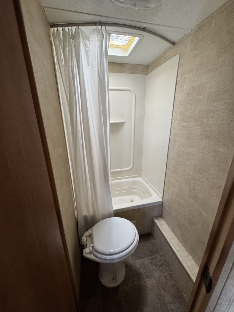 2011 Keystone RV 2011 Keystone RV Hornet - thumbnail 9