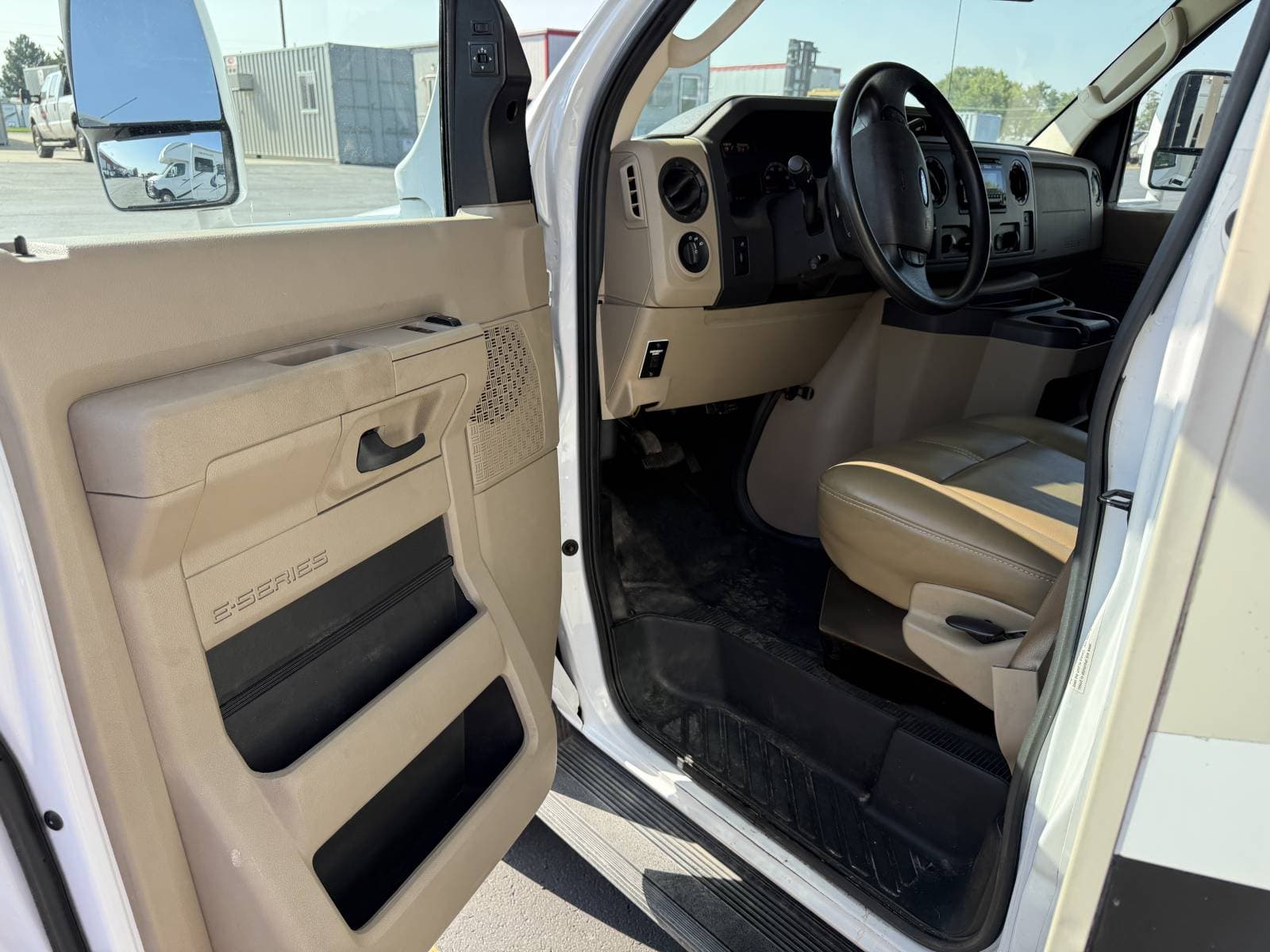 2018 Thor Motor Coach 2018 Thor Motor Coach Four - thumbnail 12