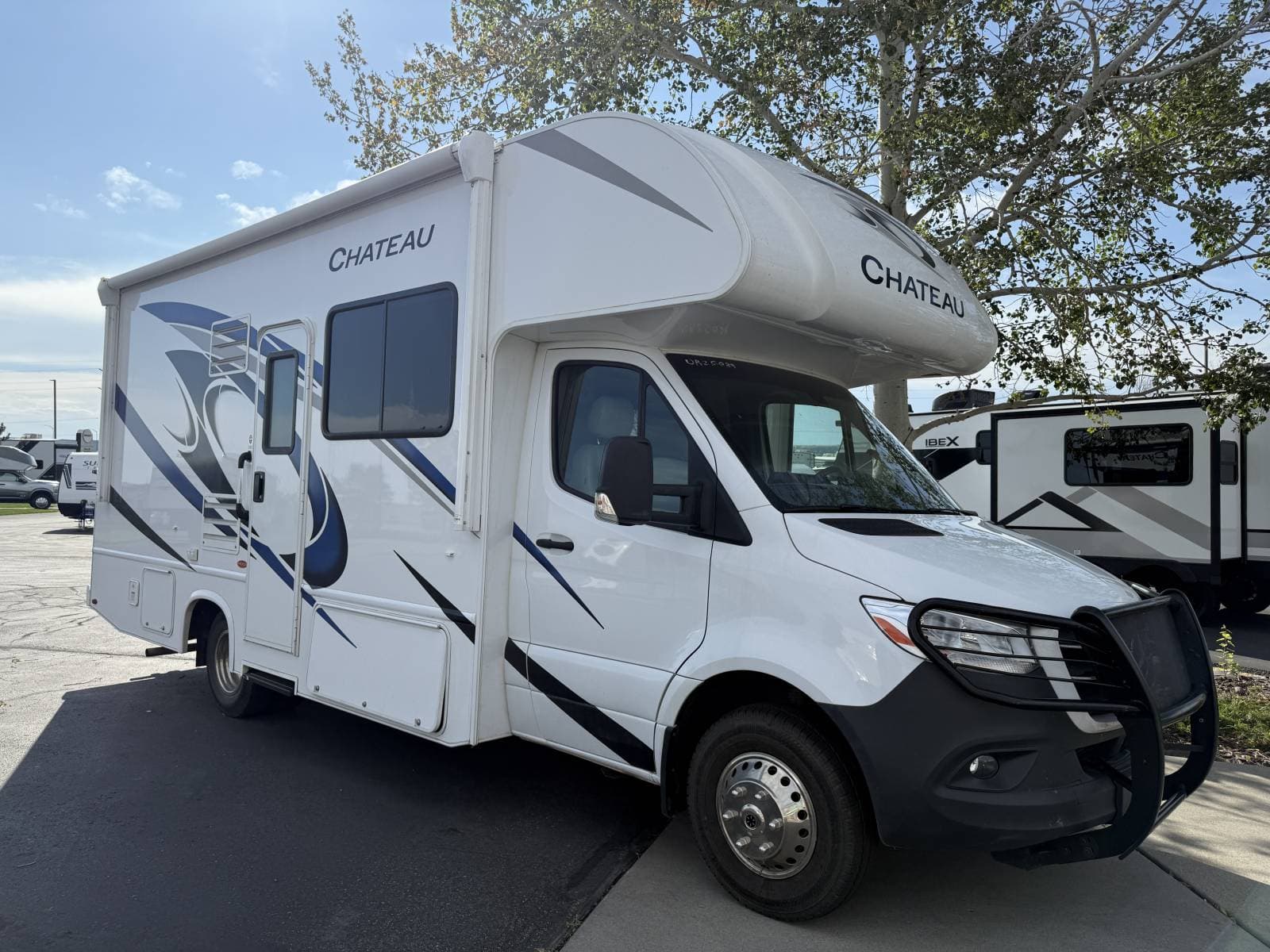 2021 Thor Motor Coach 2021 Thor Motor Coach Chateau - thumbnail 3