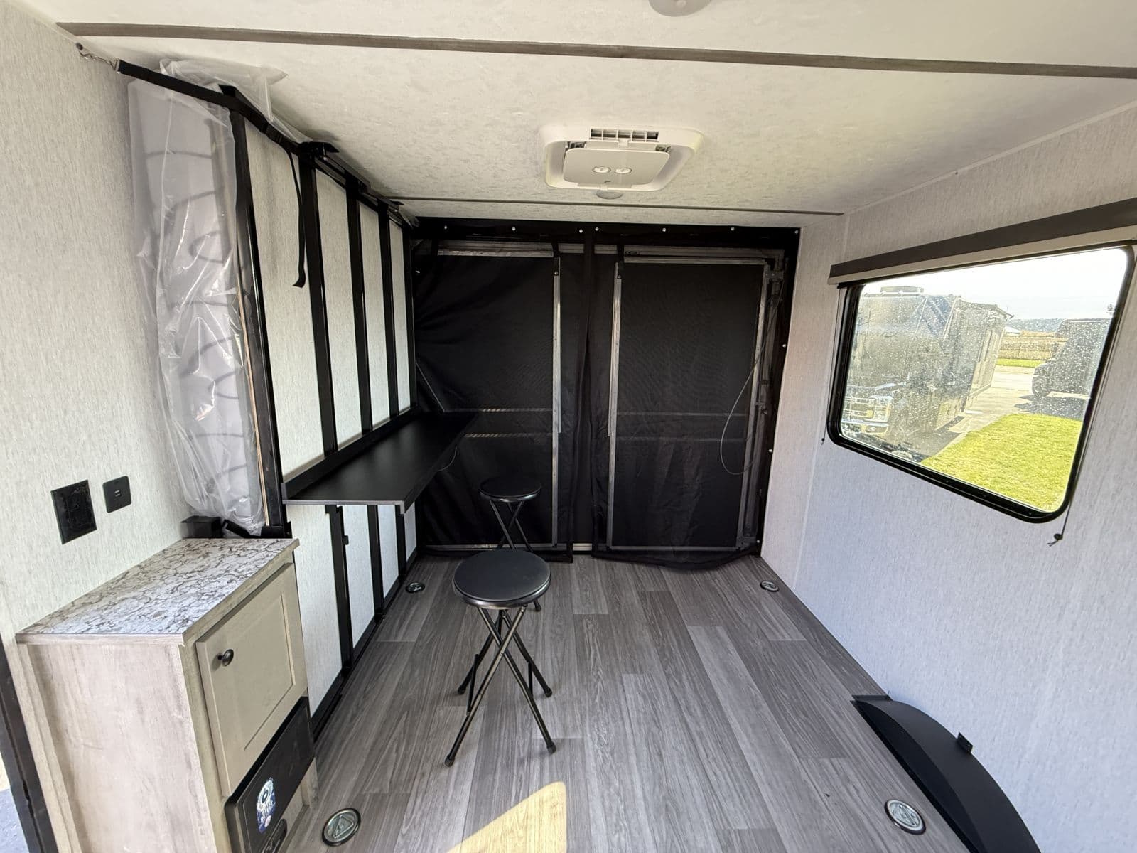 2026 Sunset Park RV 2026 Sunset Park RV Sun Lite Toy Hauler - thumbnail 8