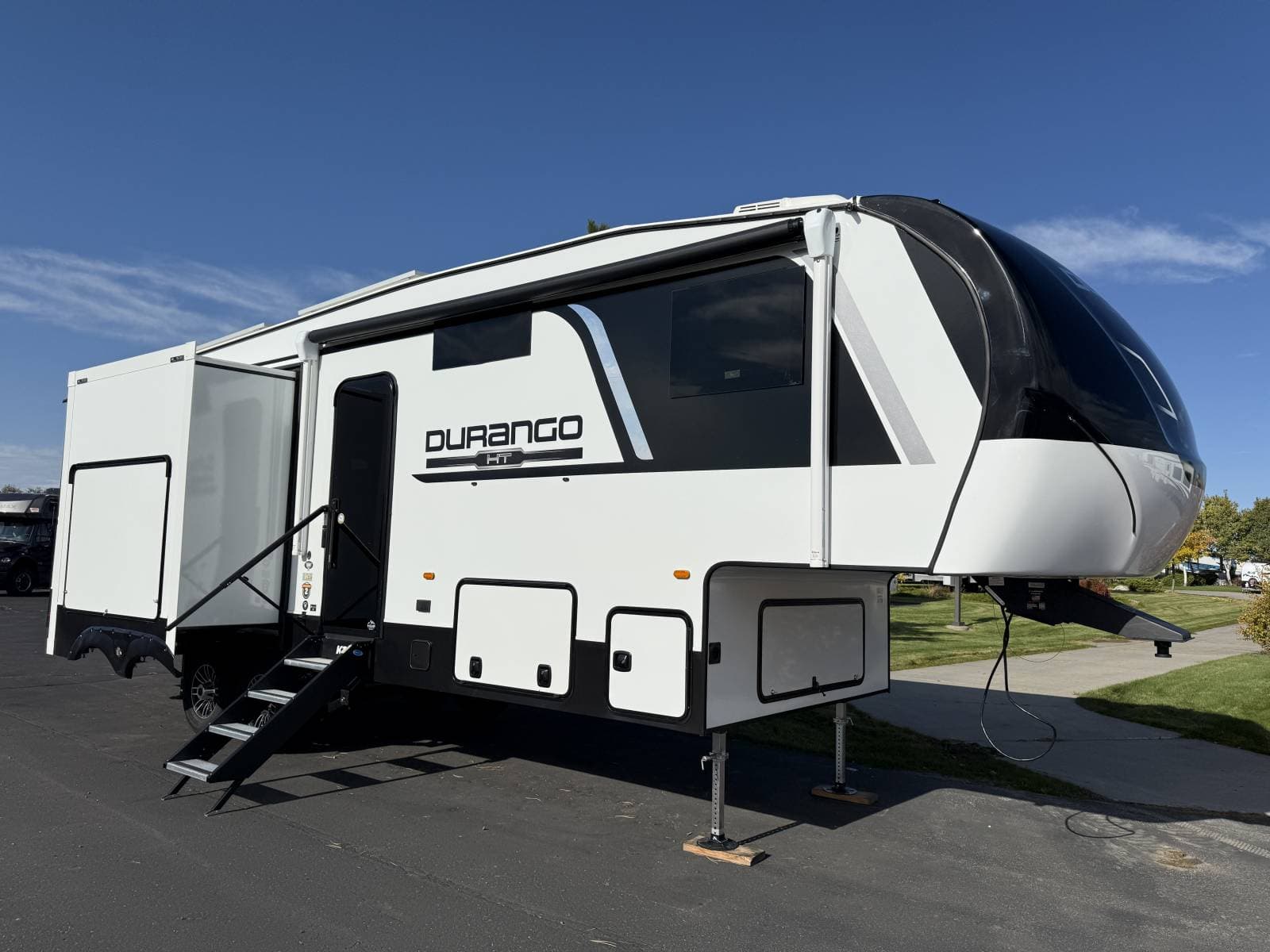 2026 KZ RV 2026 KZ RV Durango Half Ton - thumbnail 3