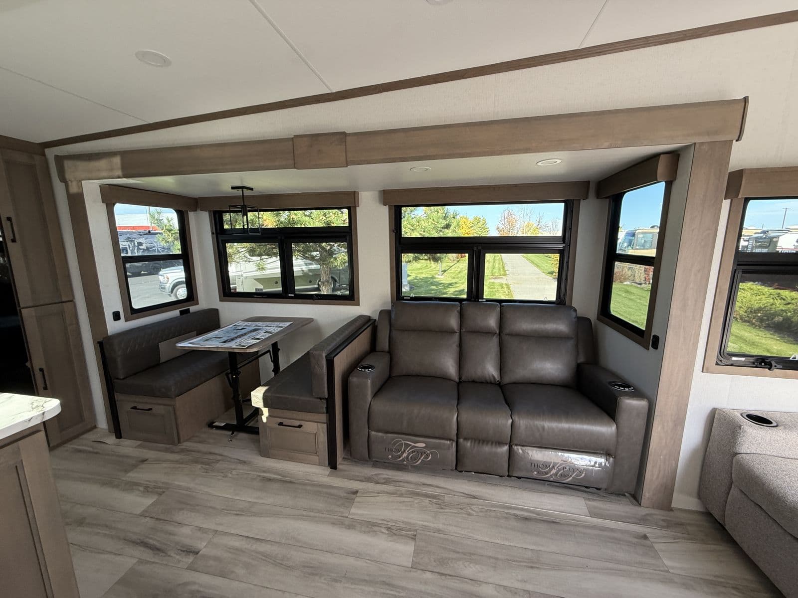 2026 KZ RV 2026 KZ RV Durango Half Ton - thumbnail 15