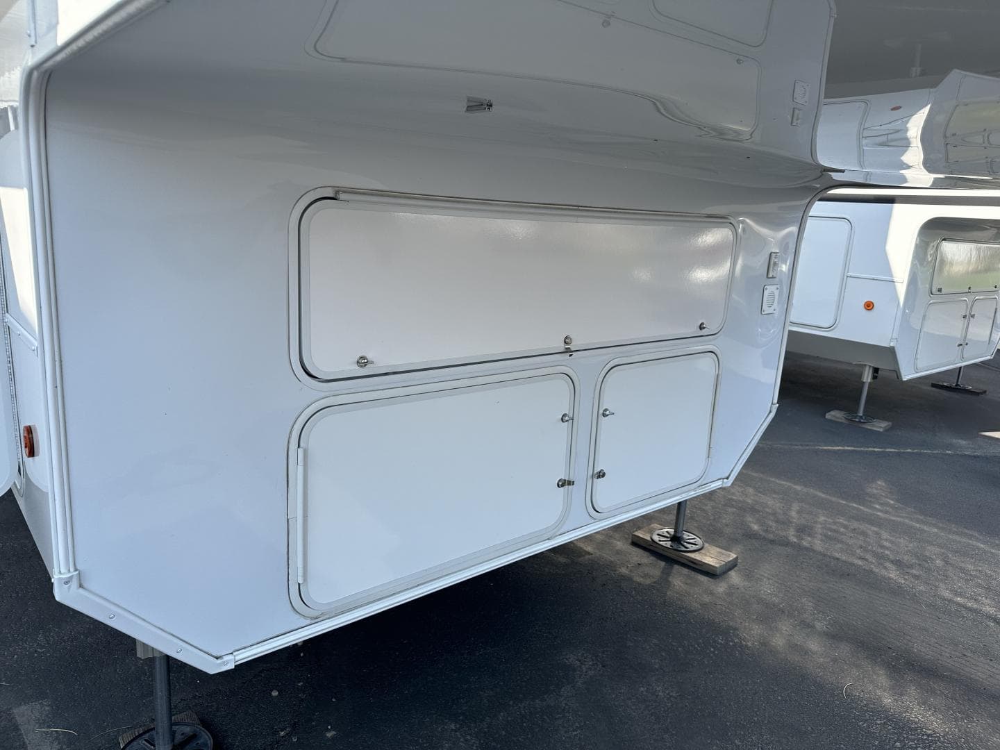 2025 Alliance RV 2025 Alliance RV Paradigm - thumbnail 8