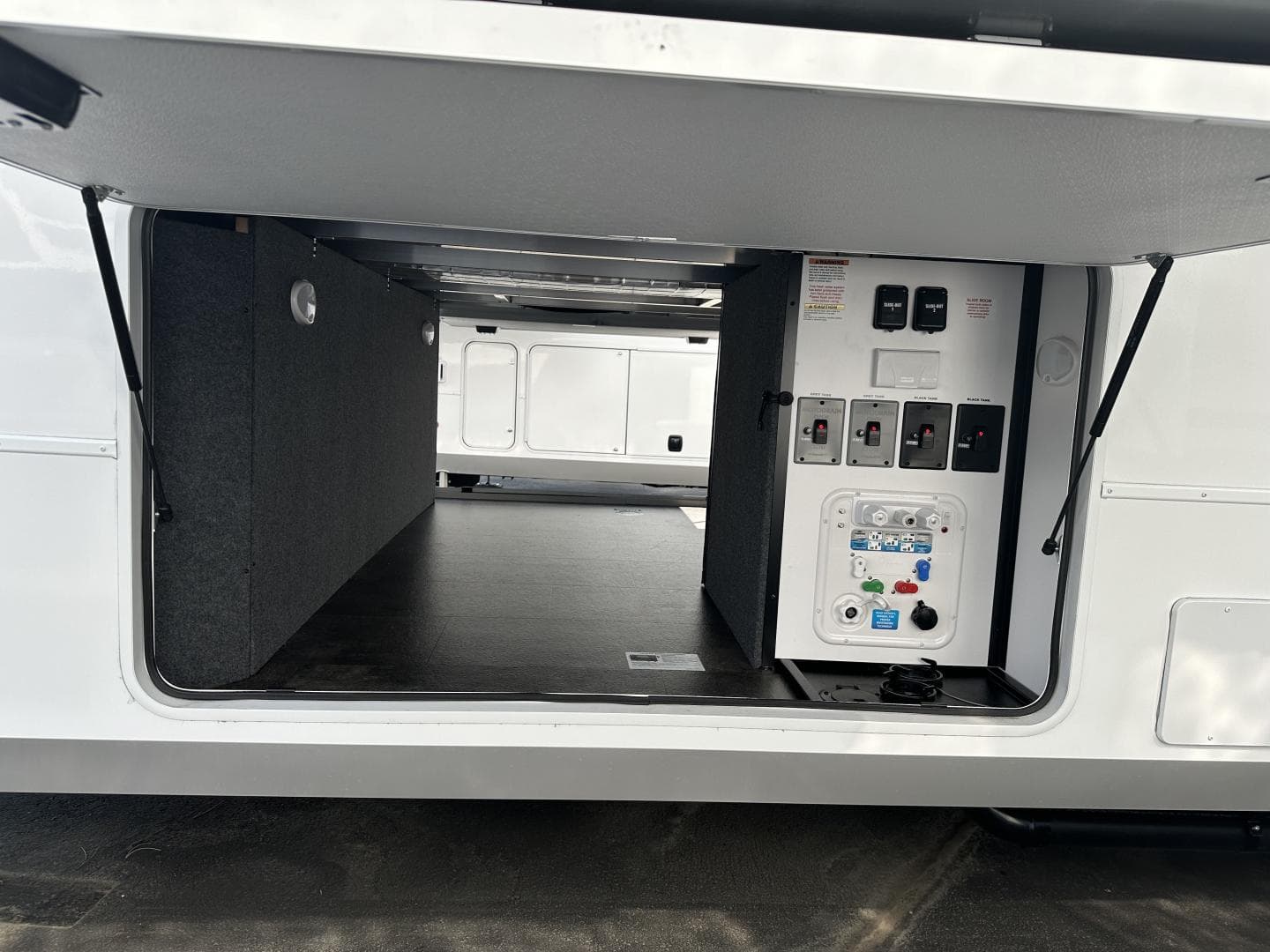 2025 Alliance RV 2025 Alliance RV Paradigm - thumbnail 13