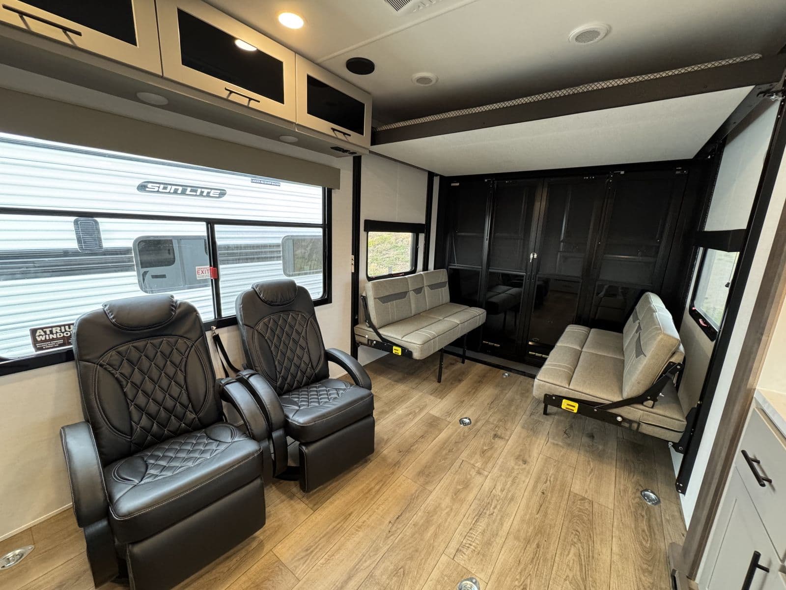 2026 Alliance RV 2026 Alliance RV Valor - thumbnail 3