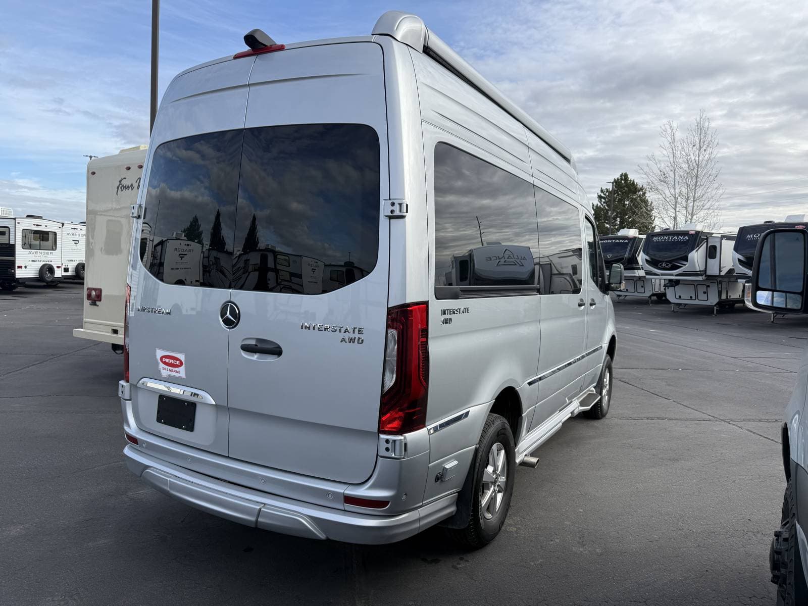 2025 Airstream 2025 Airstream Interstate - thumbnail 3