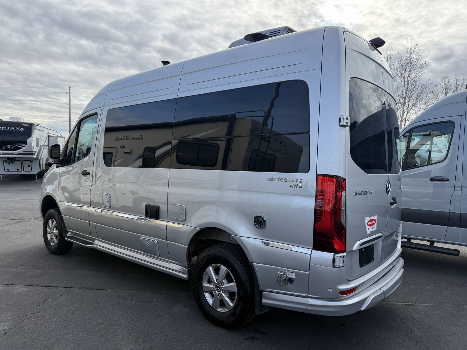 2025 Airstream 2025 Airstream Interstate - thumbnail 4